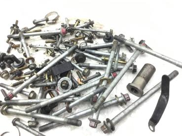 Kawasaki ZX6R ZX636 C 05-06 Motorschrauben Schrauben Rest