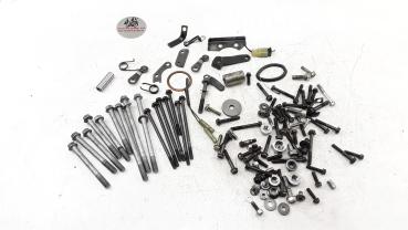 Kawasaki ZZR 1100 ZXT10D Bj.95 Restteile Schrauben Teile Rest Nr.3