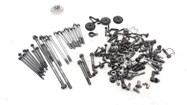 Kawasaki ZZR 1100 ZXT10D Bj.95  Schrauben Restteile Teile Rest Nr.4