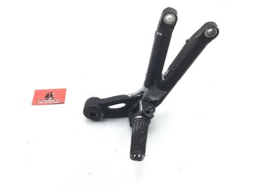 Yamaha R6 RJ03 99-01  Fußraste Raste Hinten rechts