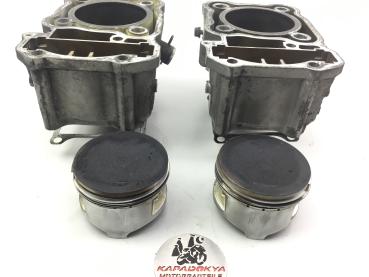 Honda Africa Twin XRV 750 RD04 Zylinder Kolben Cylinder Piston vorne hinten