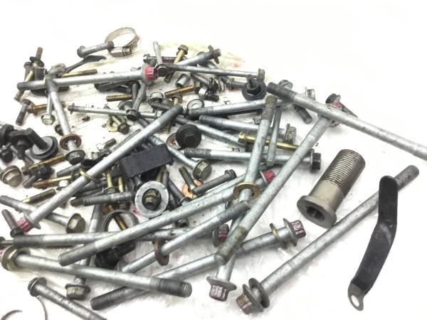 Kawasaki ZX6R ZX636 C 05-06 Motorschrauben Schrauben Rest