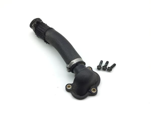 Suzuki GSX R 1000 K5 K6 Motor Kühlwasser Schlauch Flansch Gehäuse