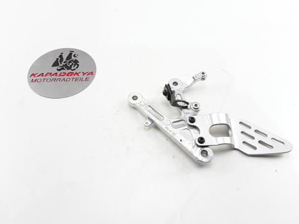 Yamaha R6 RJ05 BJ.04 Fußrastenanlage Fahrer rechts