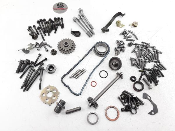 Yamaha YZF-R6 RJ05 Bj.03-04 Restteile Schrauben Muttern Kleinteile