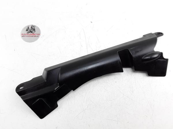 Suzuki GSXR 1000 K3 K4 Bj.04 Verkleidung Abdeckung über den Kühler