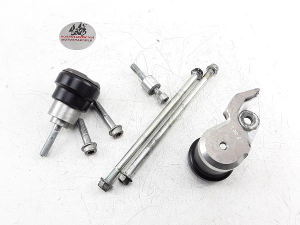 Suzuki GSXR 1000 K1 K2 Bj.02 Crash Protektoren halter