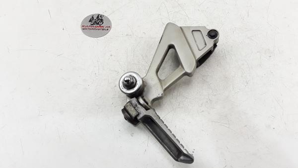 Kawasaki ZZR 1100 ZXT10D Bj.95 Fussraste hinten Links