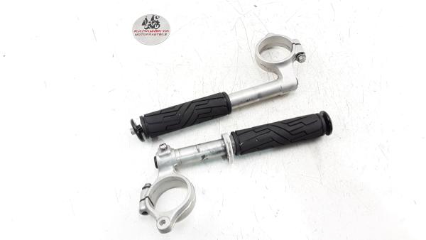 Suzuki GSXR 1000 K1 K2 Bj.02 Lenkerstummel links und rechts mit Griffe