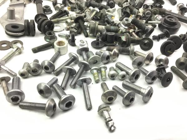 Yamaha YZF R1 RN19 Schrauben,Verkleidungsschrauben restteile