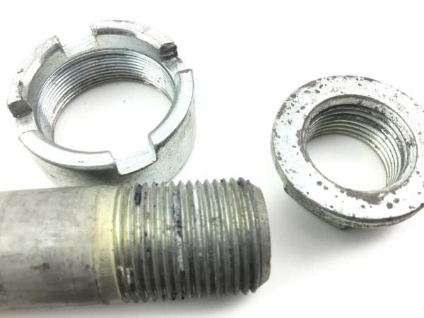 Kawasaki ZX6R 636B Achse Schwinge Schwingenachse 03-04