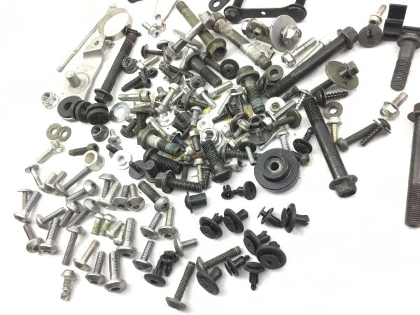 Yamaha YZF R1 RN19 Schrauben,Verkleidungsschrauben restteile