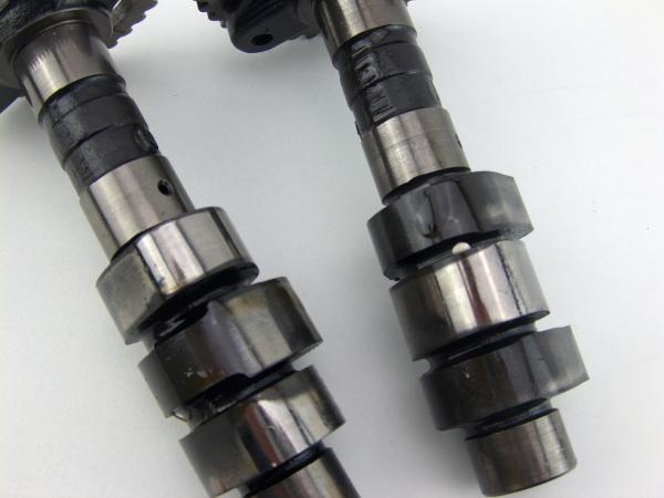 HONDA NTV 650 RC33 Motor Nockenwelle Nockenwellen