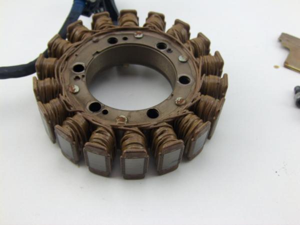 HONDA NTV 650 RC33 Motor Lima Lichtmaschine
