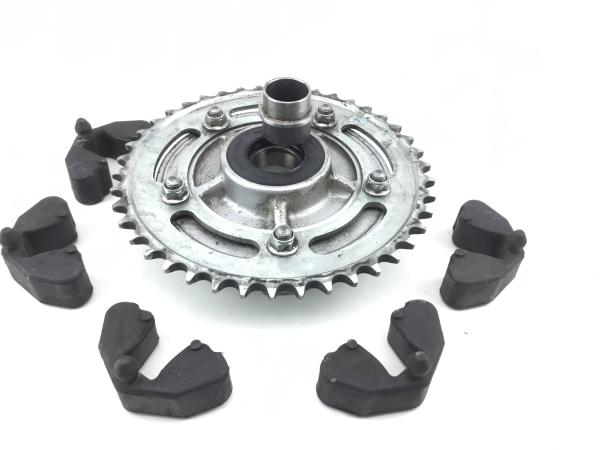 Suzuki GSXR 750 K2  Kettenradträger Ritzel Mit Ruckdämpfer Gummi Puffer Hinterrad