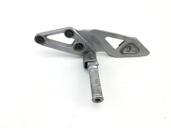 SUZUKI GSXR 1100 W Fussraste vorne links