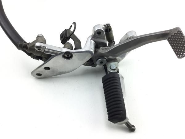 Yamaha Thunderace YZF1000R 4VD Fußrastenanlage Fußraste Fahrerfussraste
