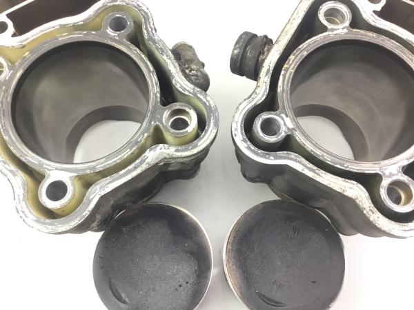 Honda Africa Twin XRV 750 RD04 Zylinder Kolben Cylinder Piston vorne hinten